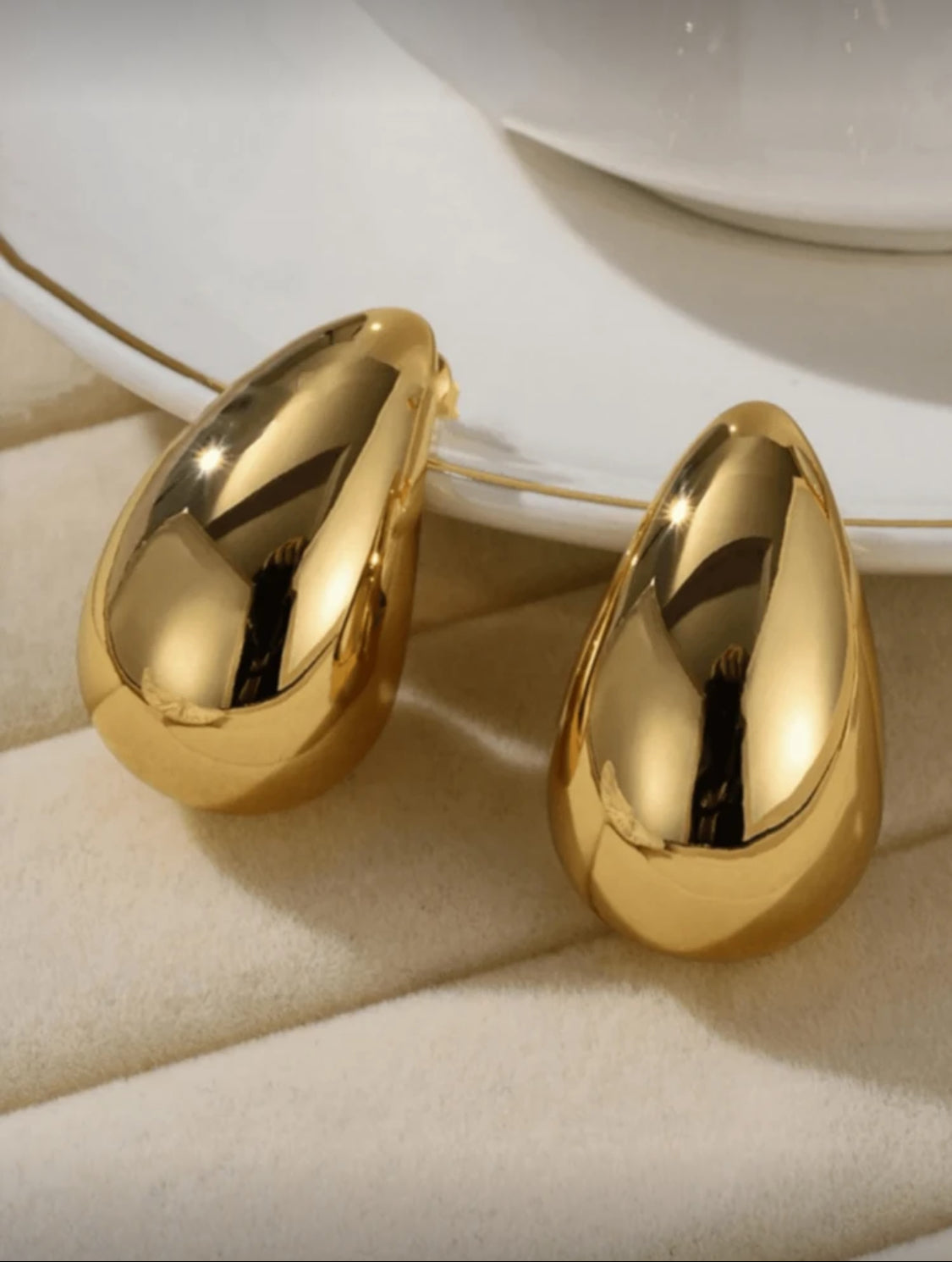 Tear Drop Fashion Earrings (Gold)