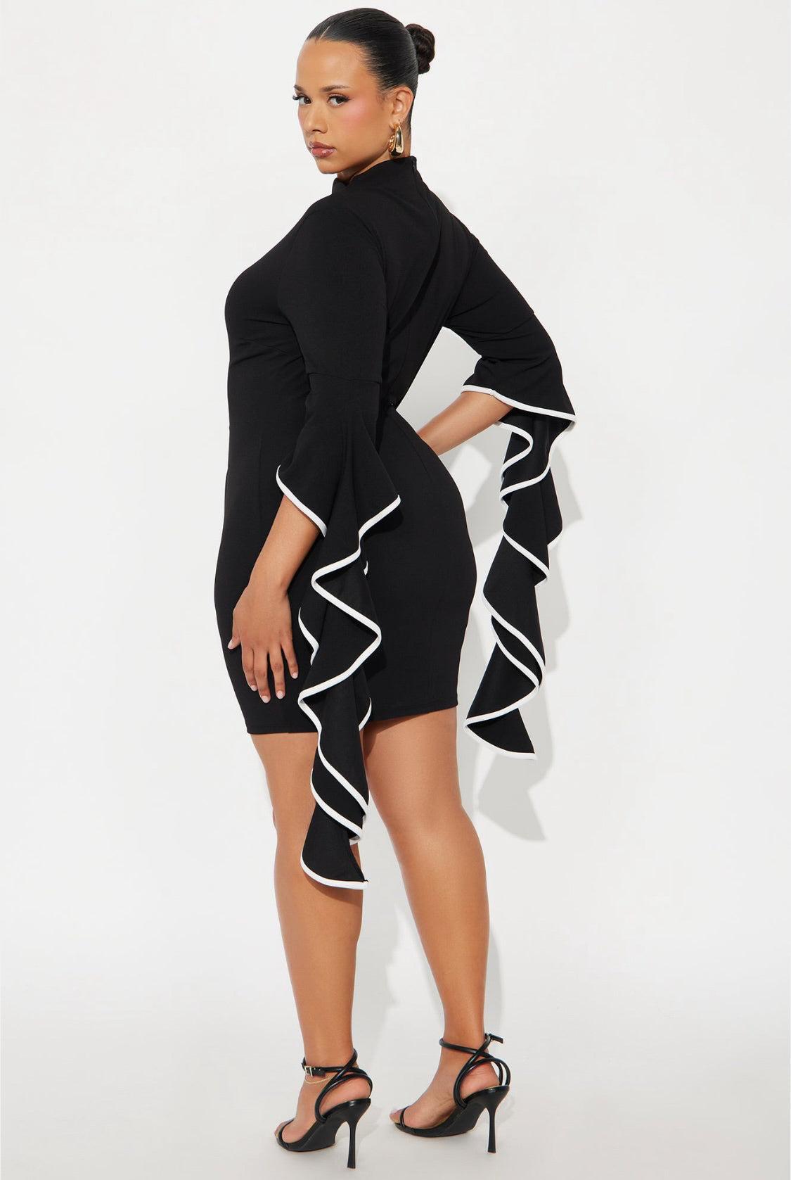 Bonny Plus Wavy Half Sleeves High Neck Midi Dress (Black/ White)