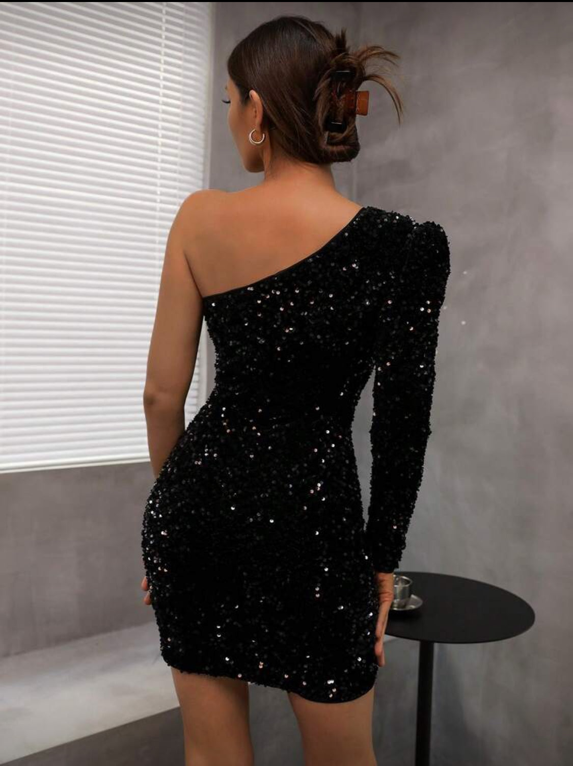 Alabama One Shoulder Sleeve Sequin Dress (Black)