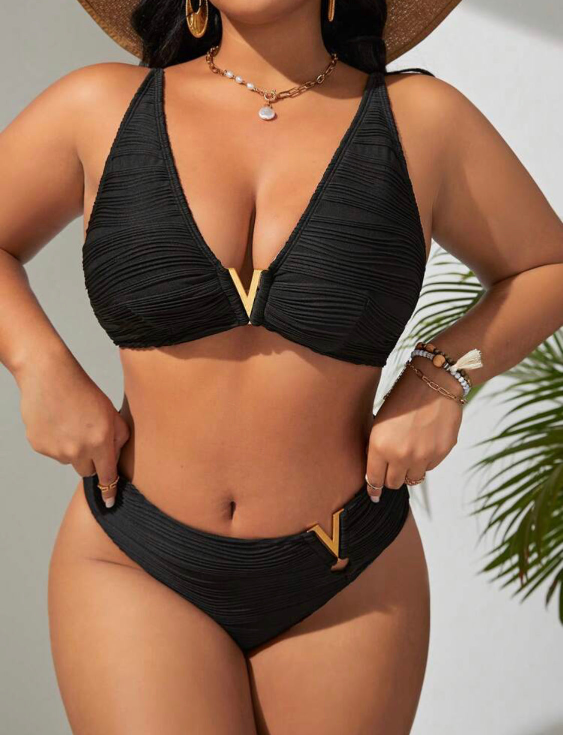 Plus Ring Linked Cut Out Bikini Swimsuit (Black)