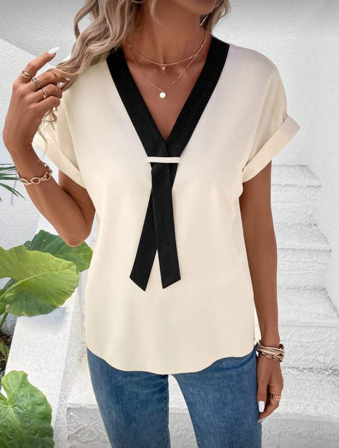 Contrast trim batwing sleeves blouse (Beige)