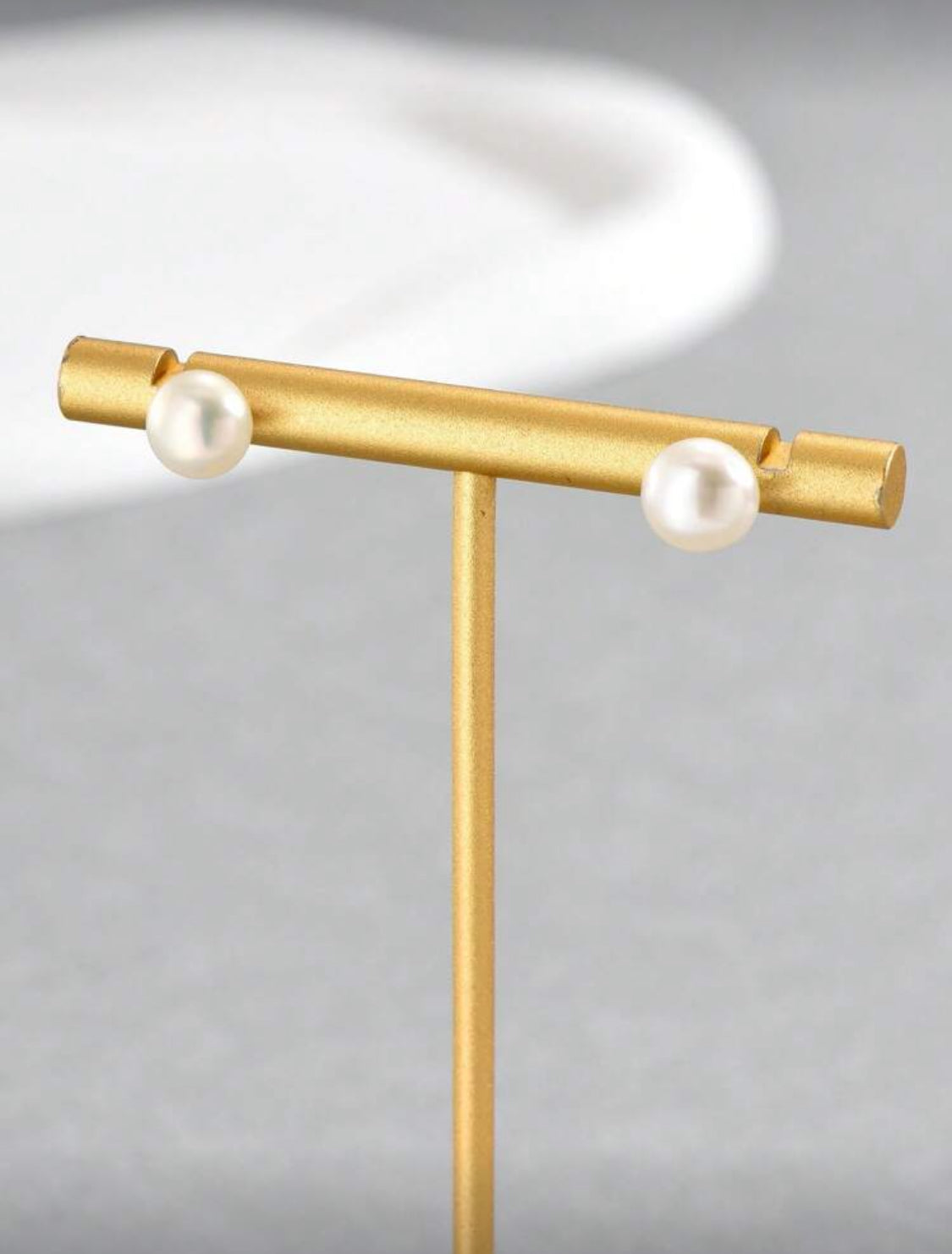 Nona Faux Pearl Stud Earrings (White)